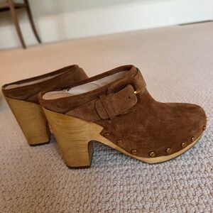 Veronica Beard Dacey Suede Clogs Pecan